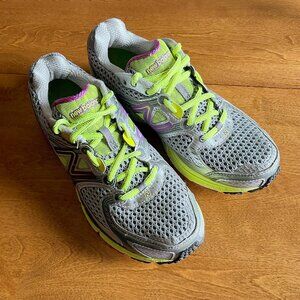 New Balance 860 stability running shoes 8 almost new